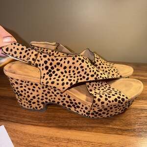 Women’s PIERRE DUMAS Tan Brown Animal Print Sandal 9
